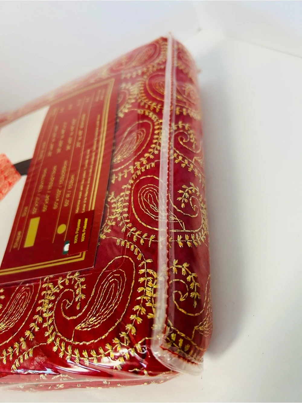 Envogue NWT Holiday 60”x120” Red & Gold Metallic Paisley Embroidery Tablecloth